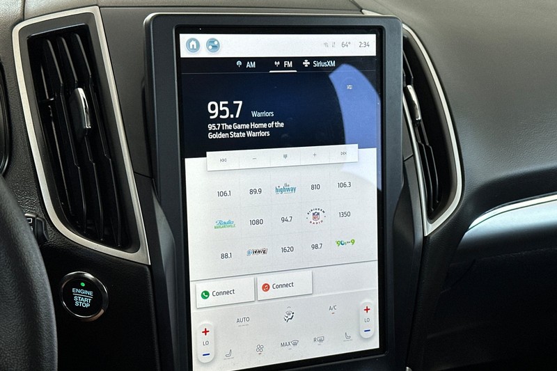 Ford Edge Vehicle Full-screen Gallery Image 26