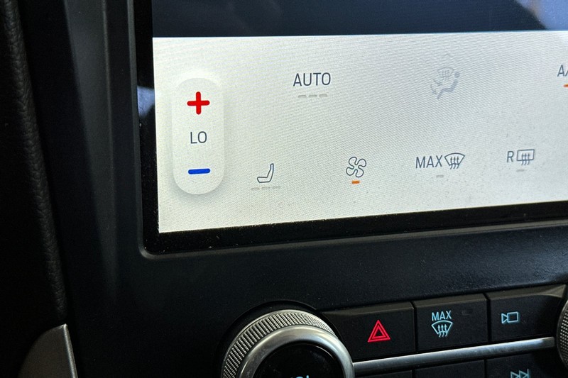Ford Edge Vehicle Full-screen Gallery Image 29