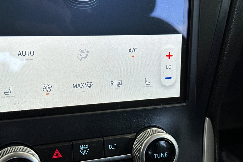 Ford Edge Vehicle Full-screen Gallery Image 30