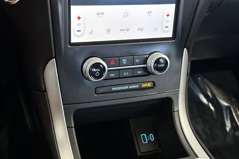 Ford Edge Vehicle Full-screen Gallery Image 31