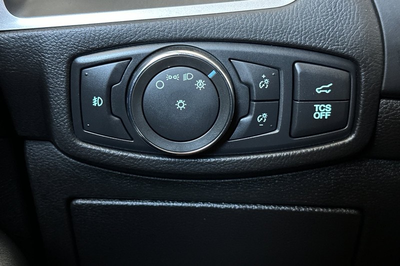 Ford Edge Vehicle Full-screen Gallery Image 42