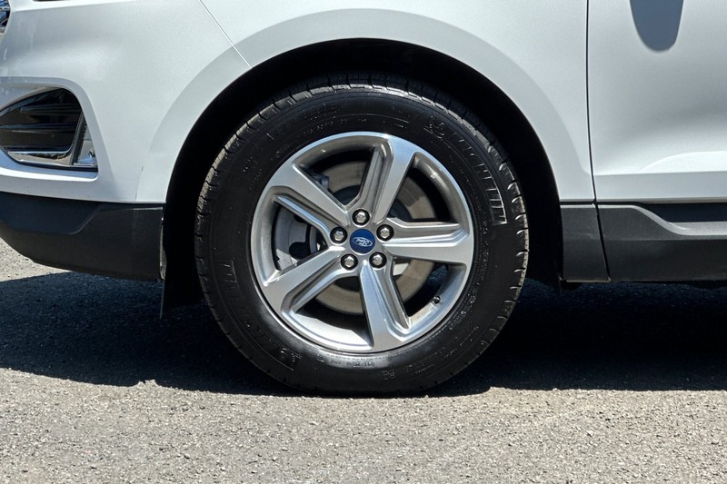 Ford Edge Vehicle Full-screen Gallery Image 45