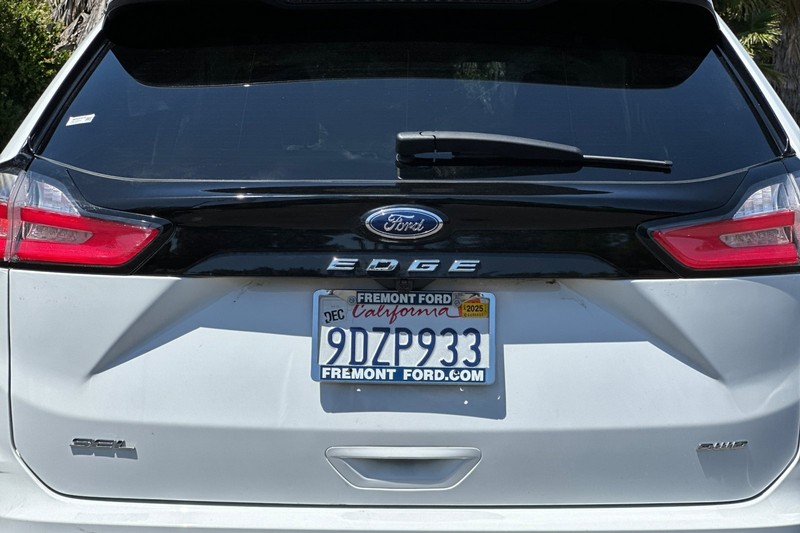 Ford Edge Vehicle Full-screen Gallery Image 49