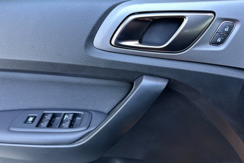 Ford Ranger Vehicle Full-screen Gallery Image 11