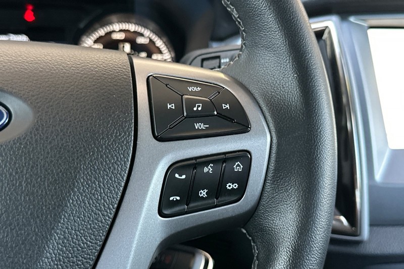Ford Ranger Vehicle Full-screen Gallery Image 35