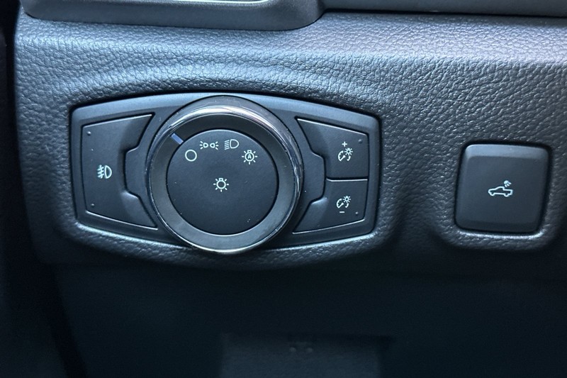 Ford Ranger Vehicle Full-screen Gallery Image 38