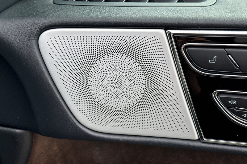 Lincoln Navigator L Vehicle Full-screen Gallery Image 46