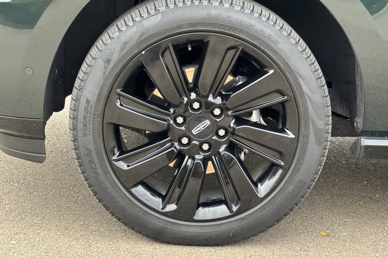 Lincoln Navigator L Vehicle Full-screen Gallery Image 49