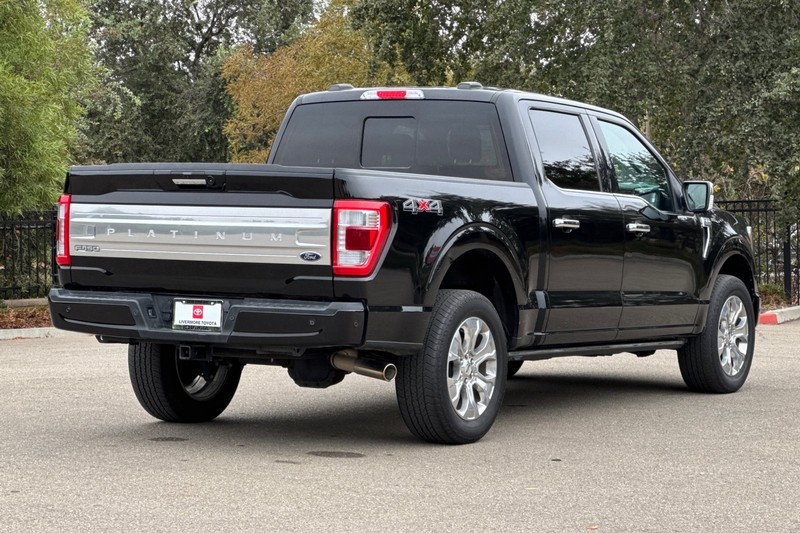 Ford F-150 Vehicle Full-screen Gallery Image 04