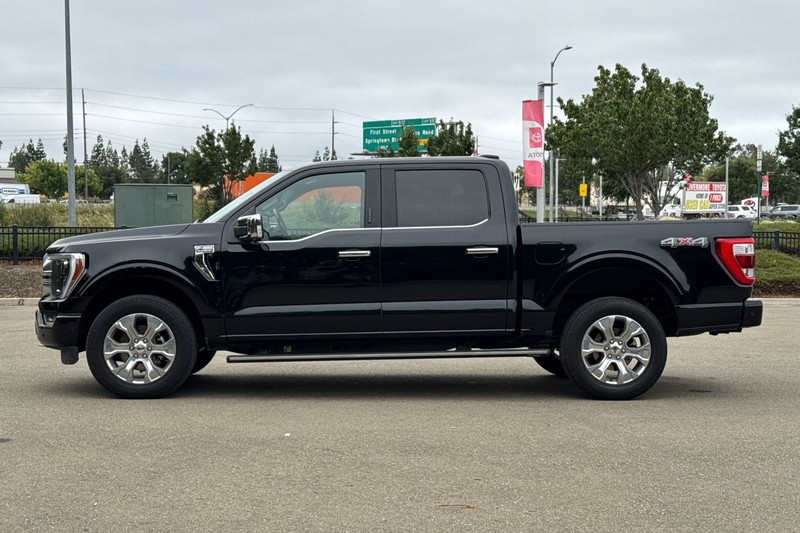Ford F-150 Vehicle Full-screen Gallery Image 07