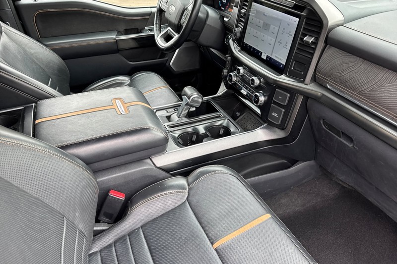 Ford F-150 Vehicle Full-screen Gallery Image 18