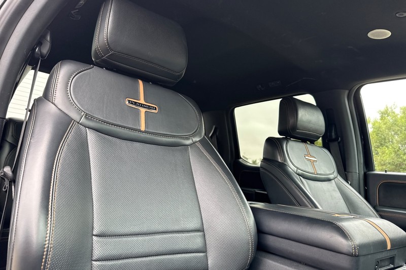 Ford F-150 Vehicle Full-screen Gallery Image 19