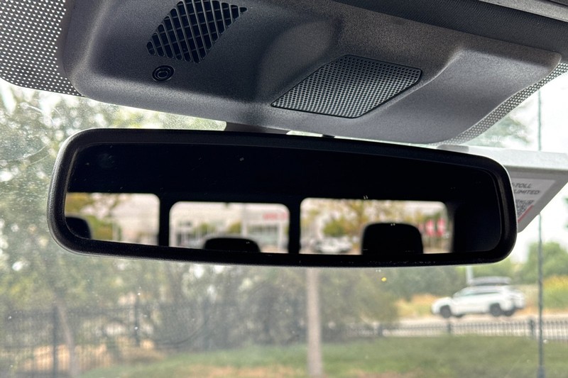 Ford F-150 Vehicle Full-screen Gallery Image 24