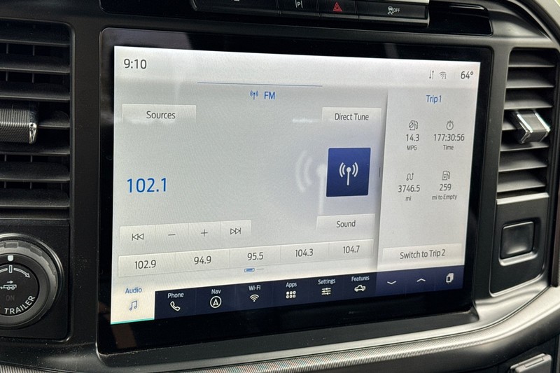 Ford F-150 Vehicle Full-screen Gallery Image 25