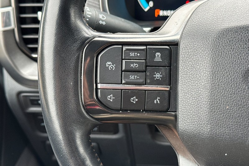 Ford F-150 Vehicle Full-screen Gallery Image 36