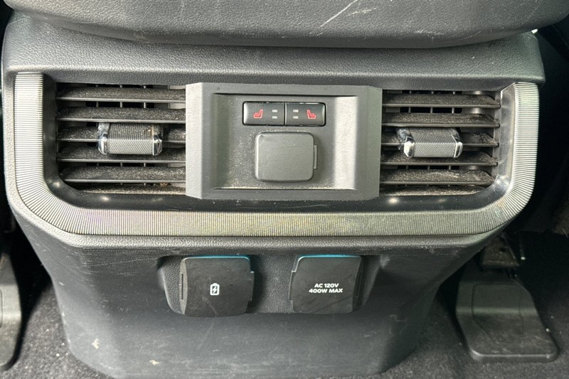 Ford F-150 Vehicle Full-screen Gallery Image 42
