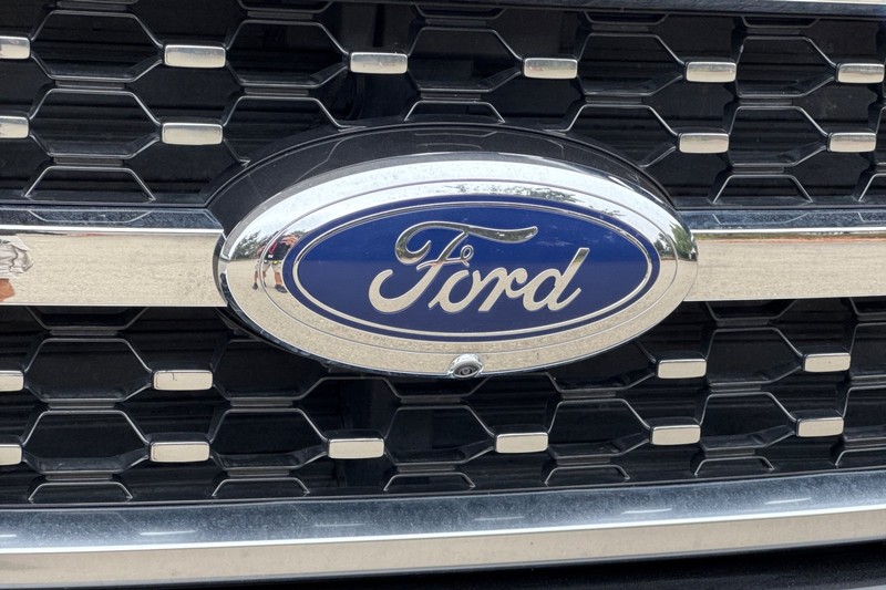 Ford F-150 Vehicle Full-screen Gallery Image 48