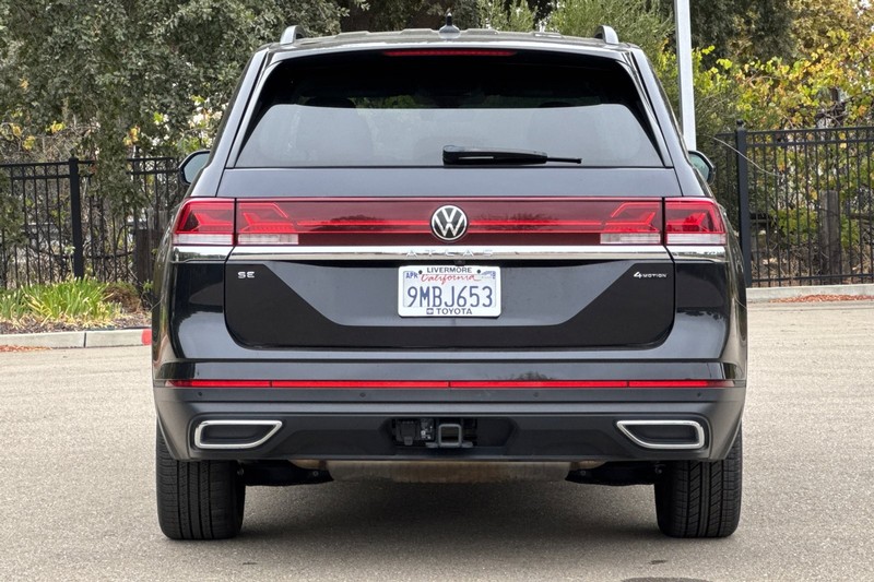 Volkswagen Atlas Vehicle Full-screen Gallery Image 05