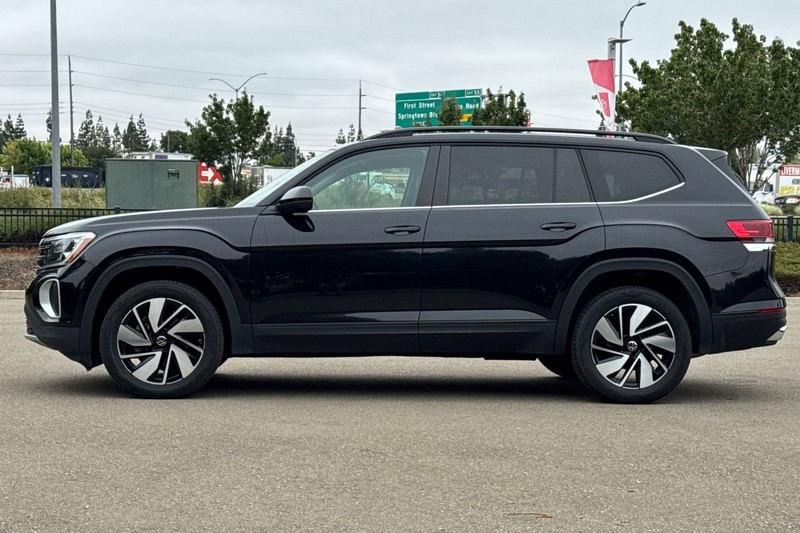 Volkswagen Atlas Vehicle Full-screen Gallery Image 07