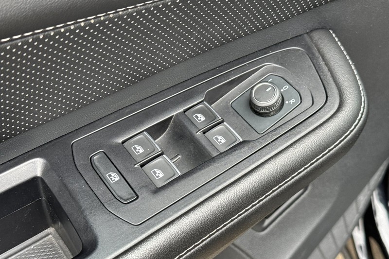 Volkswagen Atlas Vehicle Full-screen Gallery Image 12