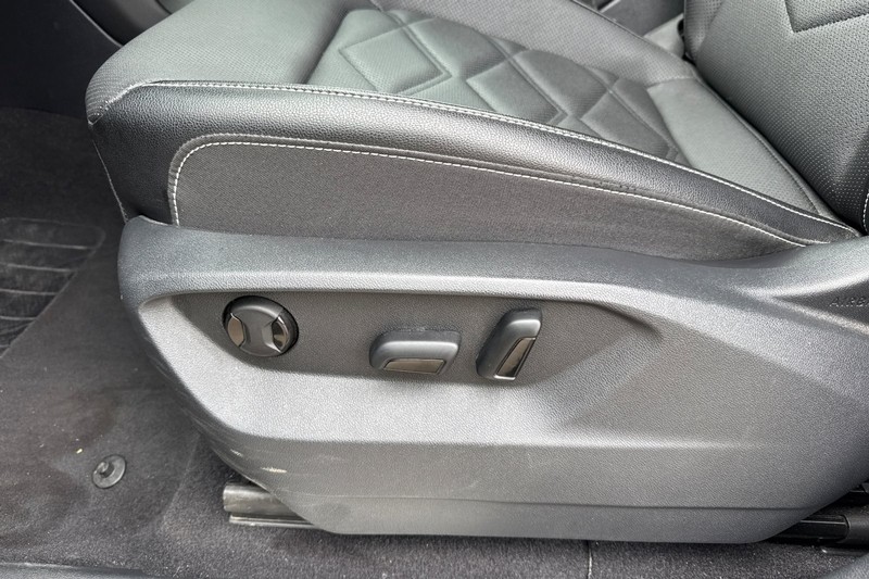 Volkswagen Atlas Vehicle Full-screen Gallery Image 13