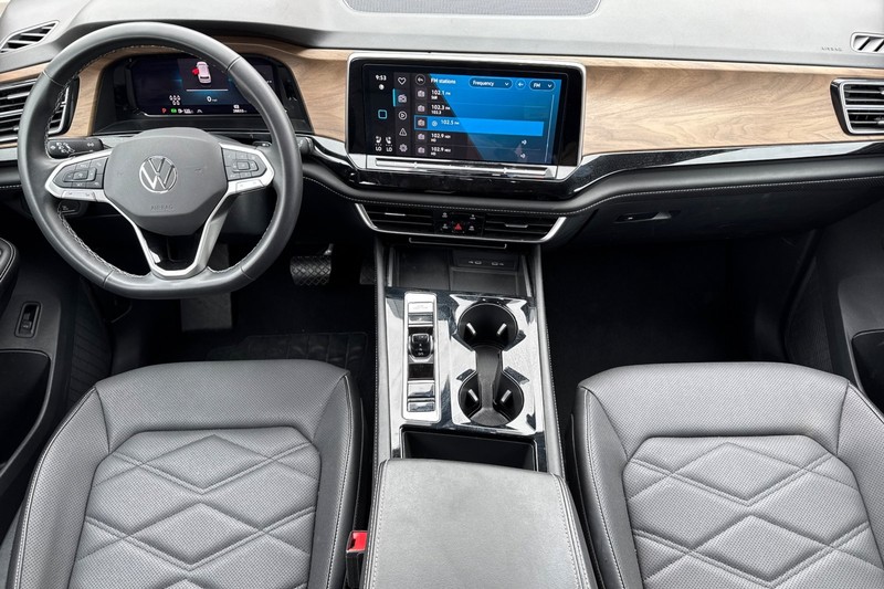 Volkswagen Atlas Vehicle Full-screen Gallery Image 15