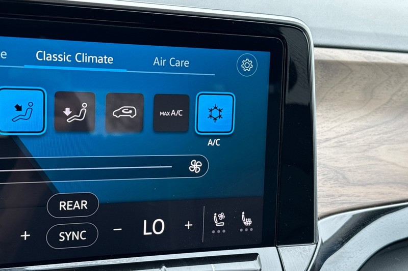 Volkswagen Atlas Vehicle Full-screen Gallery Image 31