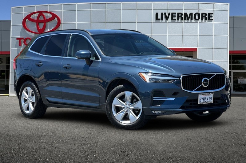 Volvo XC60 Vehicle Full-screen Gallery Image 02