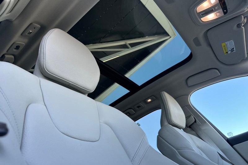 Volvo XC60 Vehicle Full-screen Gallery Image 20
