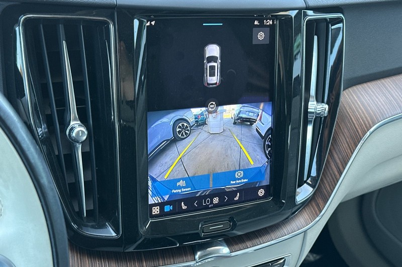 Volvo XC60 Vehicle Full-screen Gallery Image 27