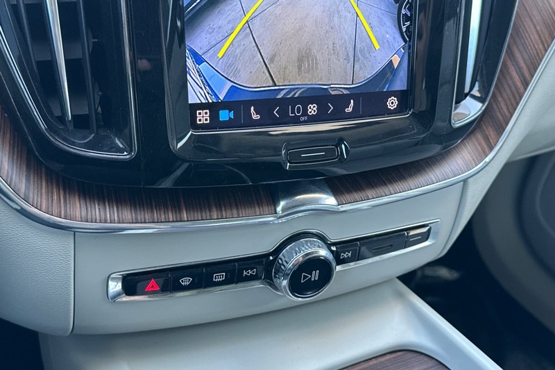 Volvo XC60 Vehicle Full-screen Gallery Image 28