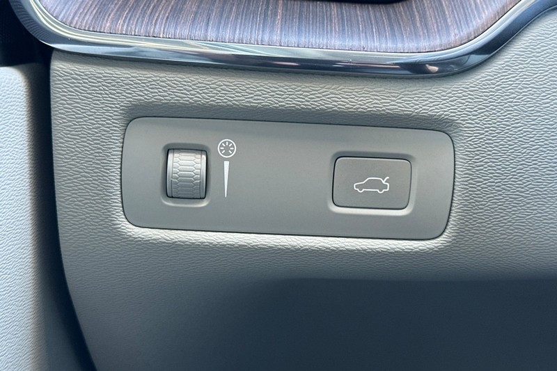 Volvo XC60 Vehicle Full-screen Gallery Image 38