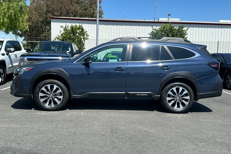 Subaru Outback Vehicle Full-screen Gallery Image 07