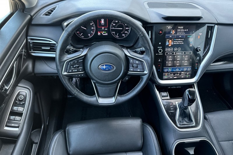 Subaru Outback Vehicle Full-screen Gallery Image 16