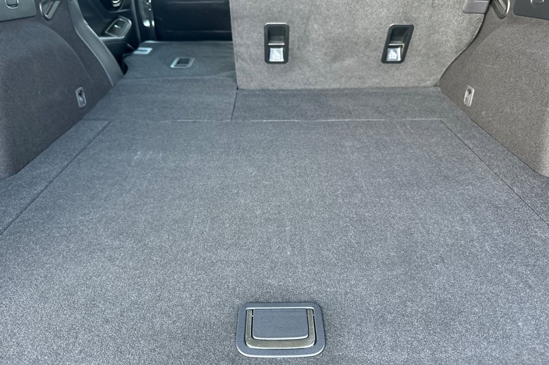 Subaru Outback Vehicle Full-screen Gallery Image 17