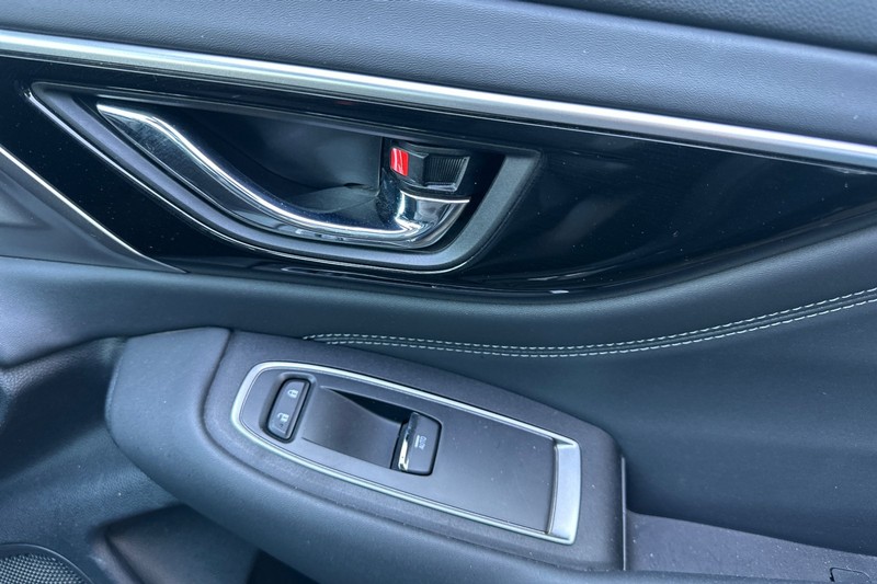 Subaru Outback Vehicle Full-screen Gallery Image 21