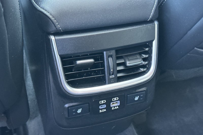 Subaru Outback Vehicle Full-screen Gallery Image 43