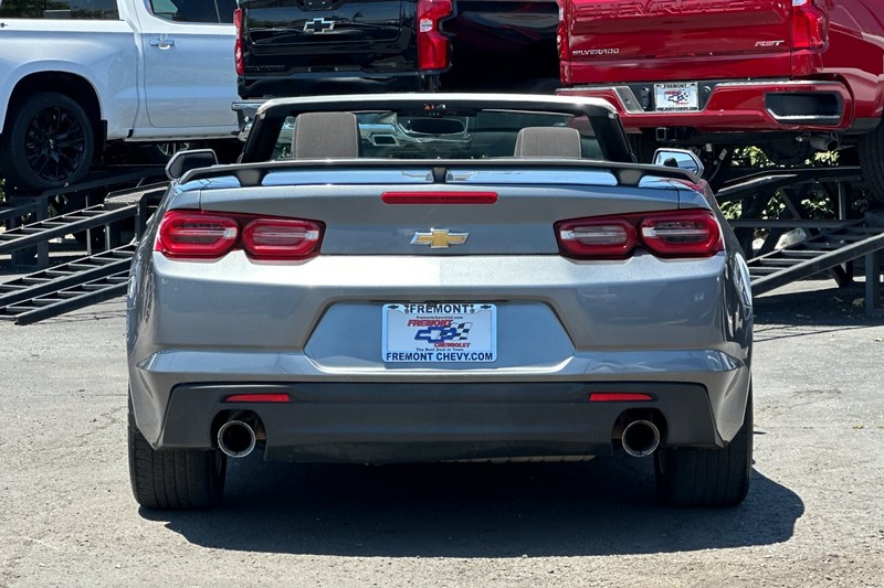 Chevrolet Camaro Vehicle Full-screen Gallery Image 05