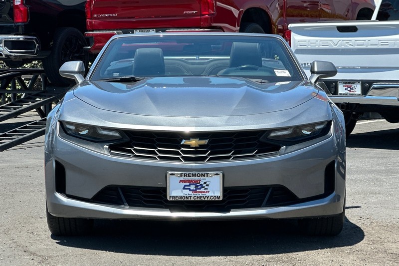 Chevrolet Camaro Vehicle Full-screen Gallery Image 09