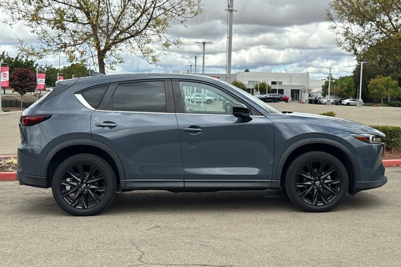 Mazda CX-5 Vehicle Full-screen Gallery Image 03