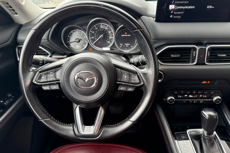 Mazda CX-5 Vehicle Full-screen Gallery Image 16