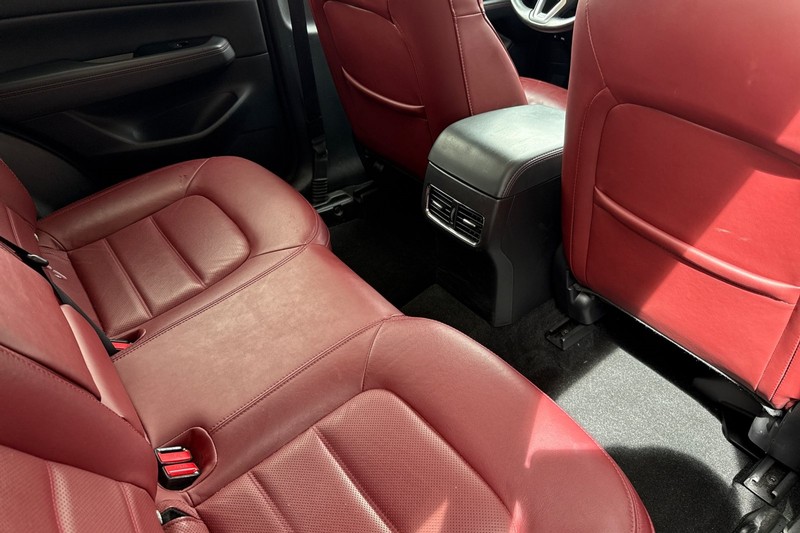 Mazda CX-5 Vehicle Full-screen Gallery Image 18
