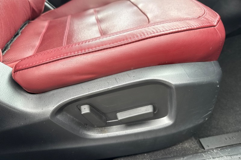 Mazda CX-5 Vehicle Full-screen Gallery Image 23