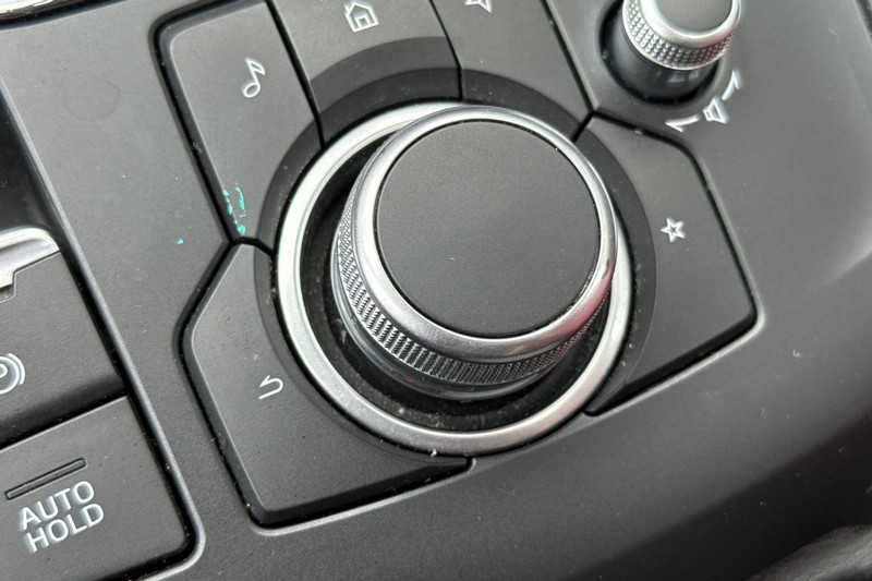 Mazda CX-5 Vehicle Full-screen Gallery Image 32