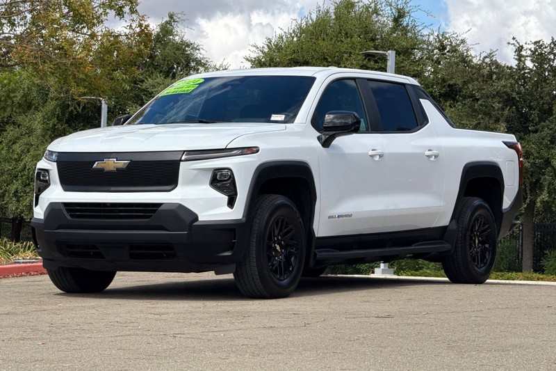 Chevrolet Silverado EV Vehicle Full-screen Gallery Image 08