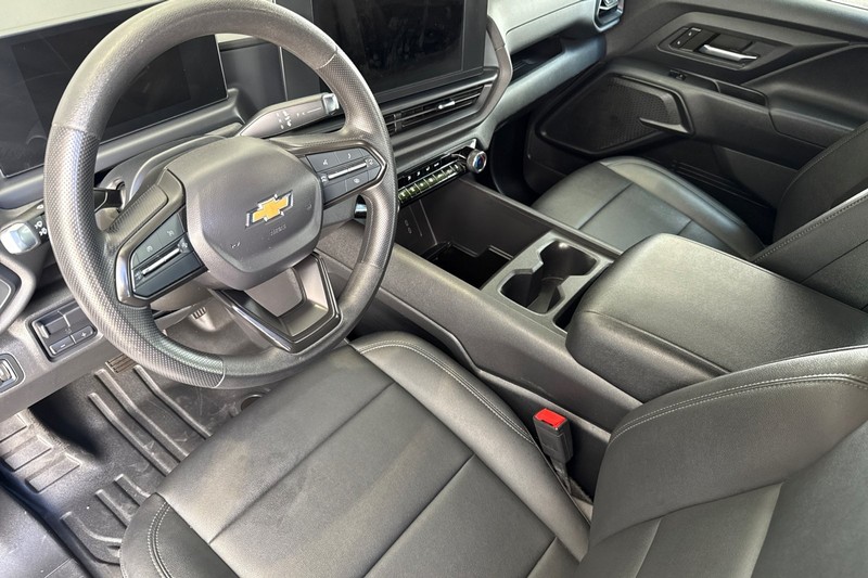 Chevrolet Silverado EV Vehicle Full-screen Gallery Image 10
