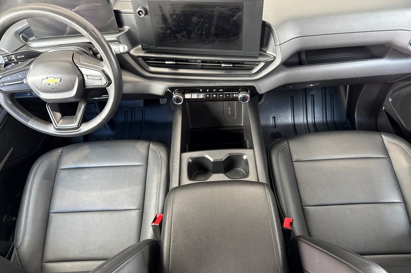 Chevrolet Silverado EV Vehicle Full-screen Gallery Image 15