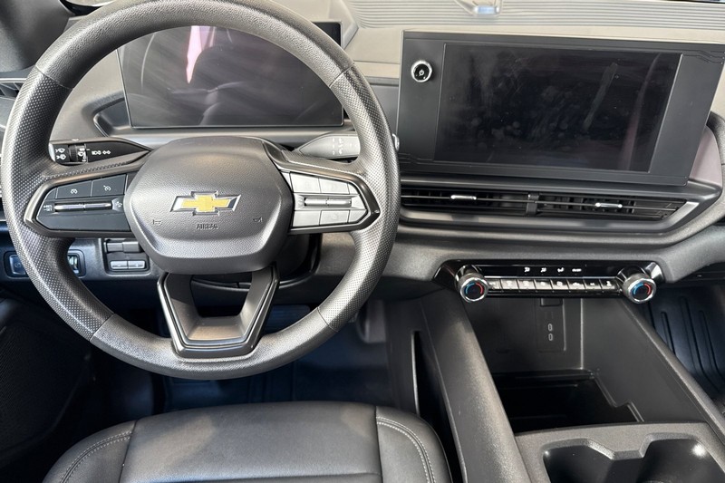 Chevrolet Silverado EV Vehicle Full-screen Gallery Image 16