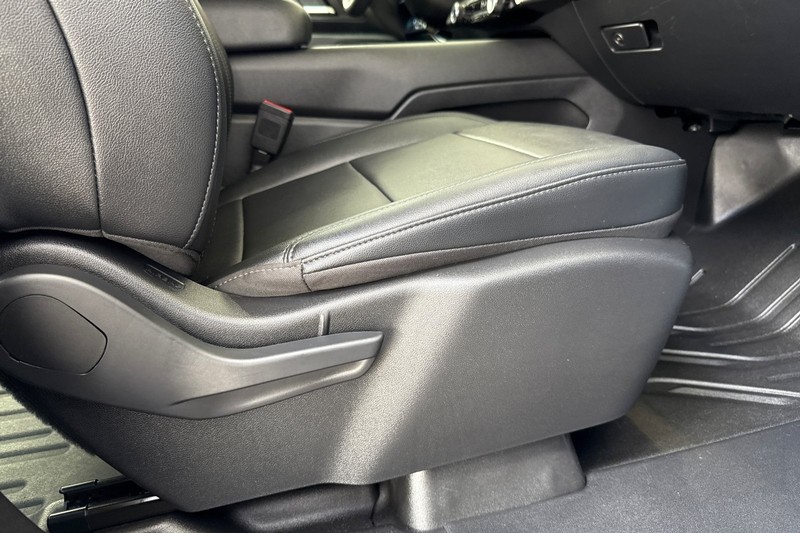 Chevrolet Silverado EV Vehicle Full-screen Gallery Image 22