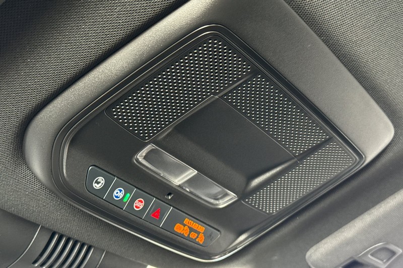 Chevrolet Silverado EV Vehicle Full-screen Gallery Image 23